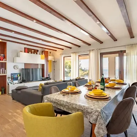 Welcome By Guide Blato (Korcula)